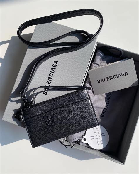 balenciaga lanyard fake